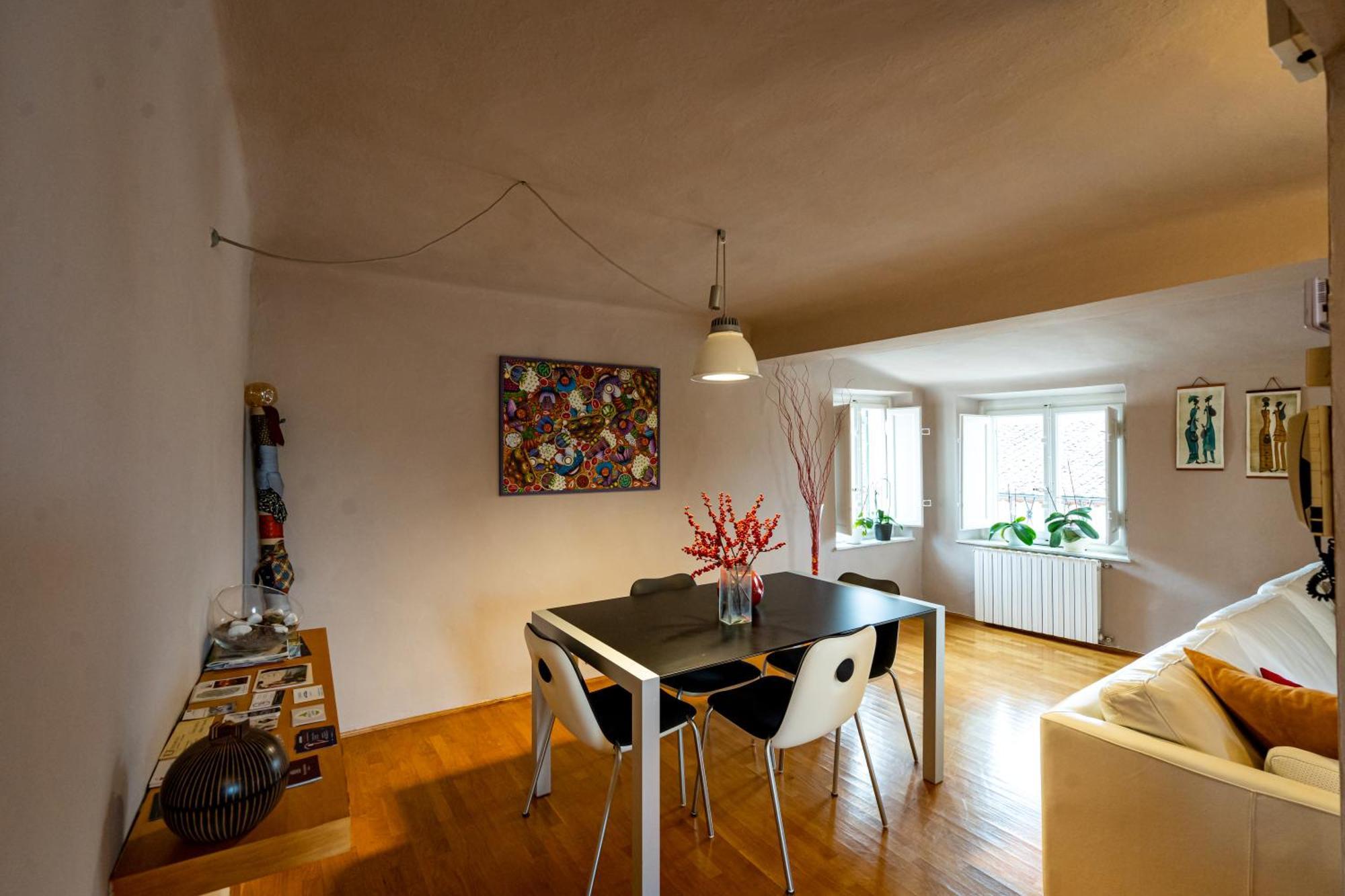 Cozy Apartment With A View On The City Walls Лука Екстериор снимка